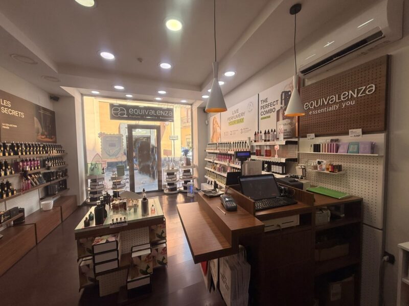 Cessione Attivit&agrave; Di Profumeria e Cosmetici