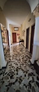 NUOVO INCARICO IN ESCLUSIVA! 🏢 BELLIZZI CENTRO &ndash; OCCASIONE UNICA D'INVESTIMENTO INTERO STABILE INDIPENDENTE SUI 4 LATI CON GIARDINO EDIFICABILE