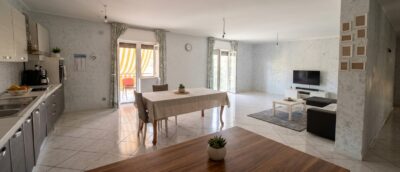 NUOVO INCARICO IN ESCLUSIVA! 🏢 BELLIZZI CENTRO &ndash; OCCASIONE UNICA D'INVESTIMENTO INTERO STABILE INDIPENDENTE SUI 4 LATI CON GIARDINO EDIFICABILE