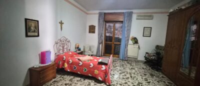 NUOVO INCARICO IN ESCLUSIVA! 🏢 BELLIZZI CENTRO &ndash; OCCASIONE UNICA D'INVESTIMENTO INTERO STABILE INDIPENDENTE SUI 4 LATI CON GIARDINO EDIFICABILE